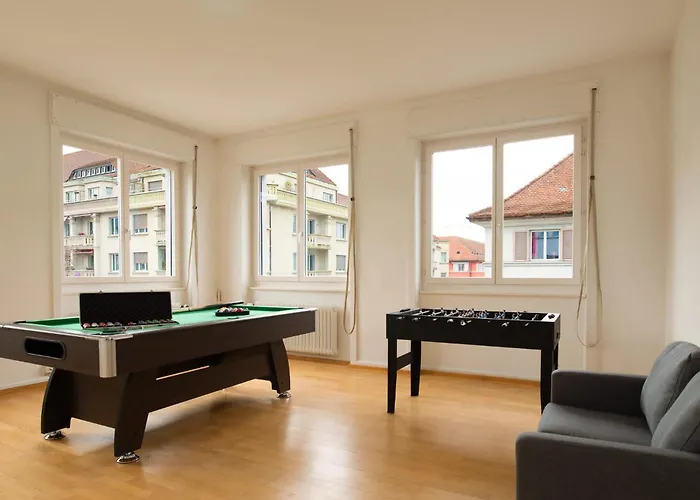 Apartamento Spacious Flat With Game & Pool Table Zúrich