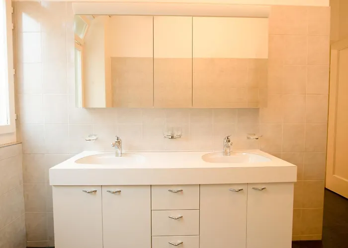 Apartamento Spacious Flat With Game & Pool Table *