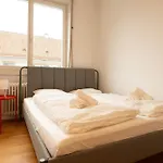 Spacious Flat With Game & Pool Table