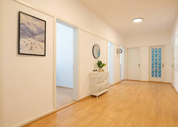 Spacious Flat With Game & Pool Table * Zurych