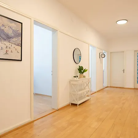Spacious Flat With Game & Pool Table * Zurique